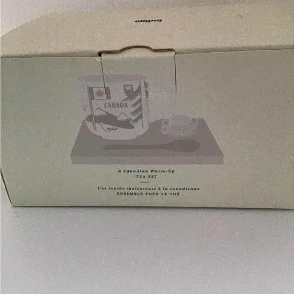 Oh Canada! Tea Set - Picture 12 of 13